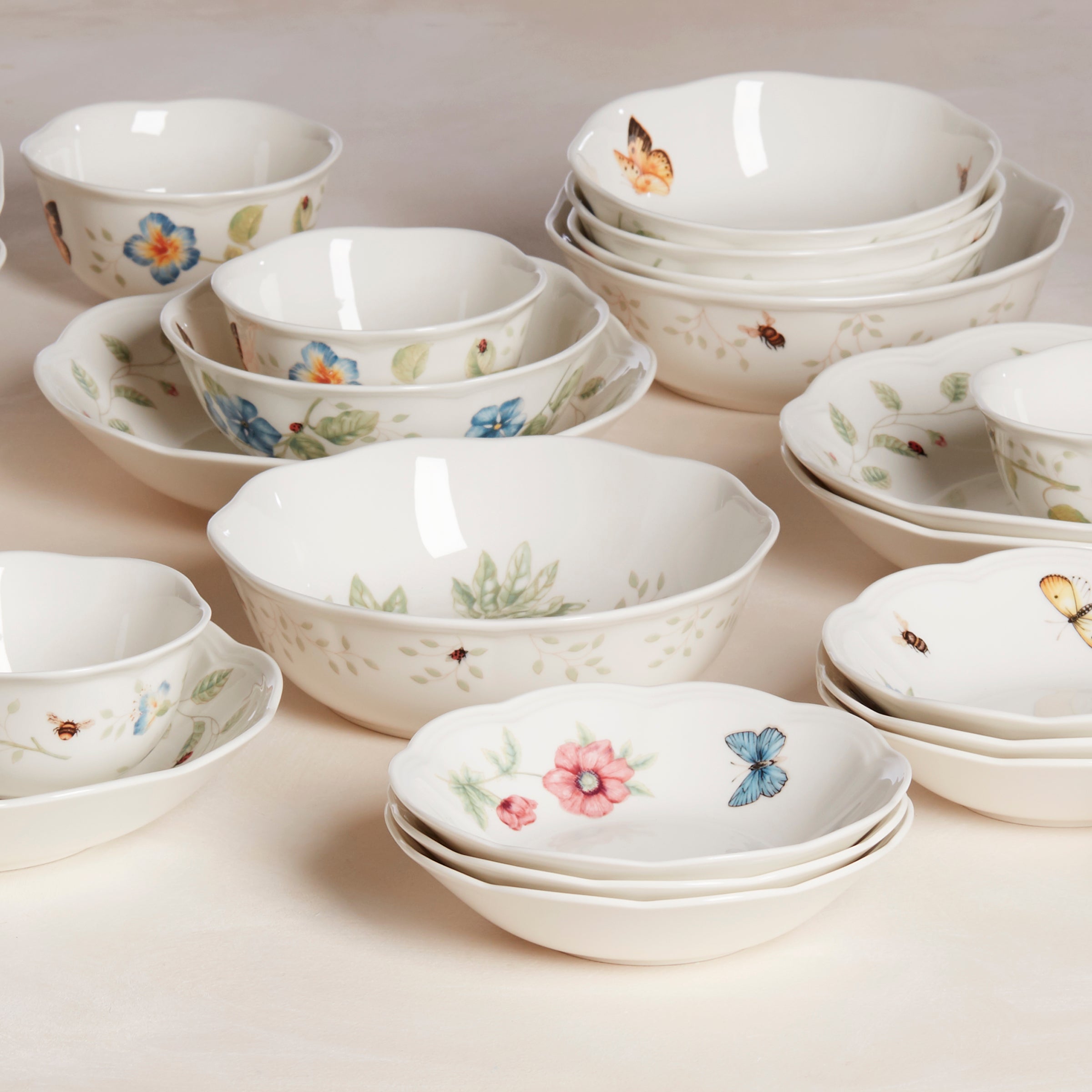 Scalloped Porcelain Dessert Bowl - Image 4