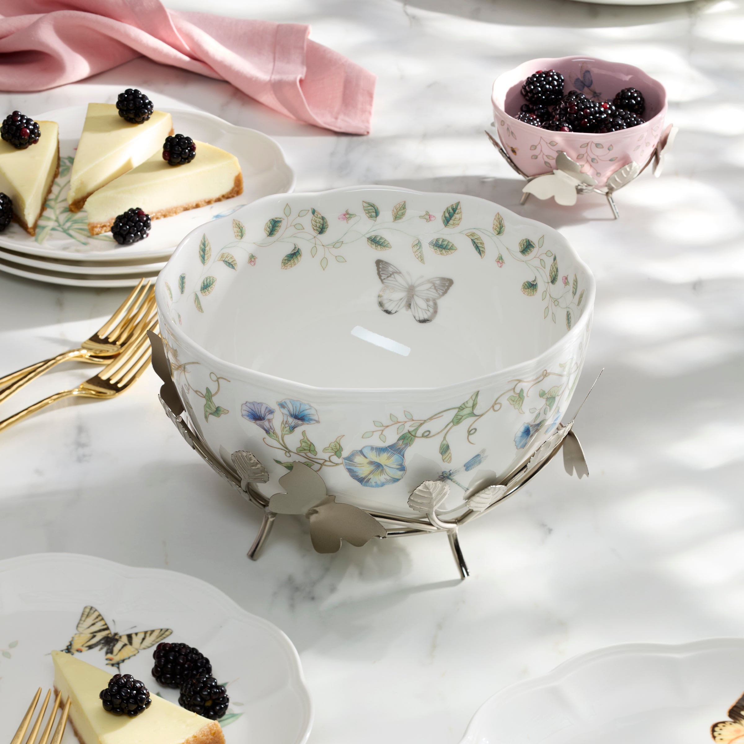 Mini Floral Display Bowl with Metal Stand - Image 2